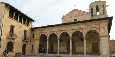 Pla&ccedil;a Esgl&eacute;sia